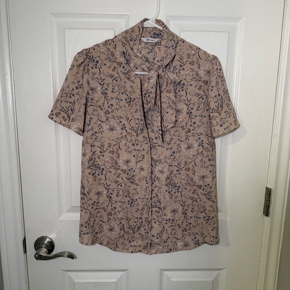 Reitmans Tops - Reitmans Beige and Navy Floral Blouse